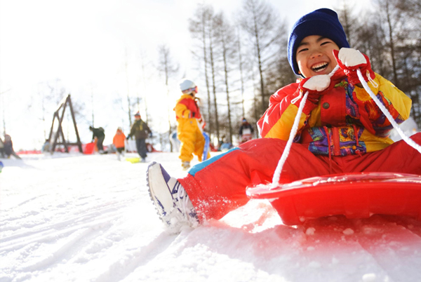 【子供向け】関東発の雪遊びツアーを紹介!年中~中学3年生まで参加可